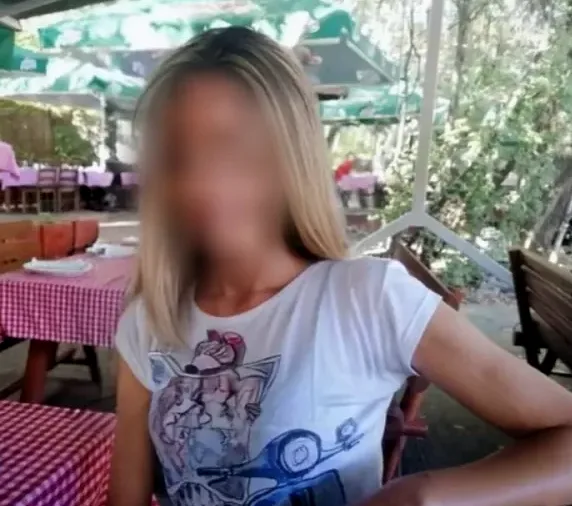 Nicole, 35
