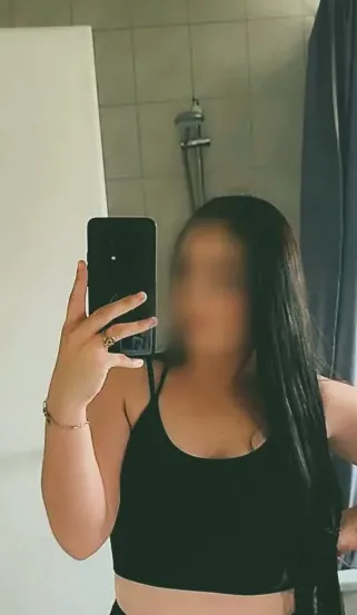 Nora, 28