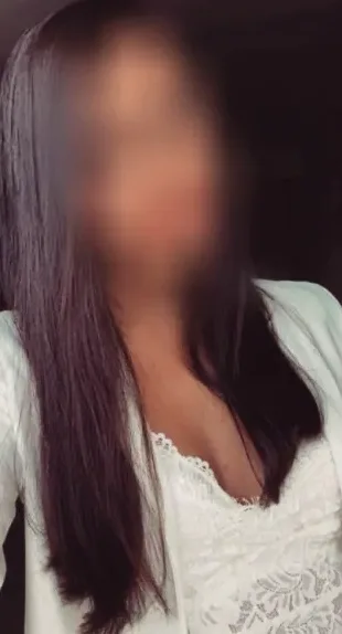 Özlem, 28