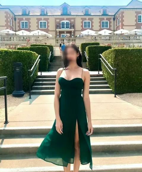 Sandra, 32