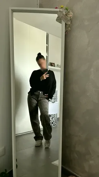 Stefanie, 21
