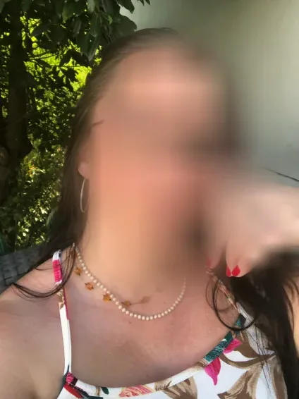 Vivien, 39